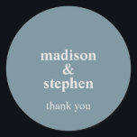 Einfache moderne, blaue Hochzeit Runder Aufkleber<br><div class="desc">Einfache moderne Dusty Blue Wedding Suite Vorlage bereit für Sie zu personalisieren.</div>