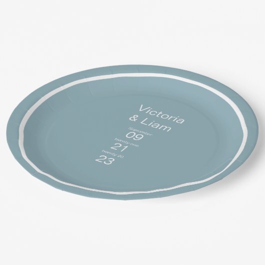 Einfache moderne BlauTypografie Pappteller (Schrägansicht)