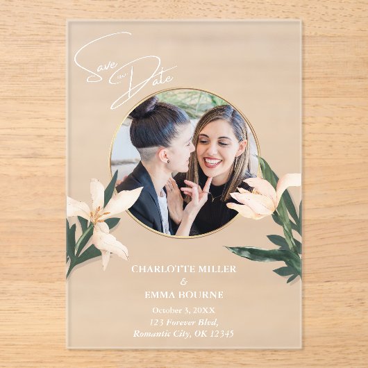 Einfache, moderne Blumenhochzeit spart das Datum Acryleinladungen (Vorderseite)