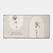 Einfache moderne Boho-Wildblumen auf Beige Schreibtischunterlage (Vorderseite)
