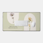 Einfache moderne Boho-Wildblumen auf Sage Green Schreibtischunterlage (Tastatur & Maus)