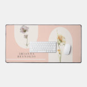 Einfache moderne Boho-Wildblumen in Soft Pink Schreibtischunterlage (Tastatur & Maus)