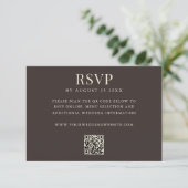 Einfache moderne braune QR-Code-Hochzeit RSVP Karte (Stehend Vorderseite)