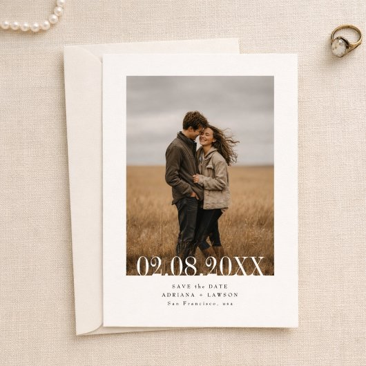 Einfache moderne Budget-Hochzeit Fette Datum Foto Save The Date
