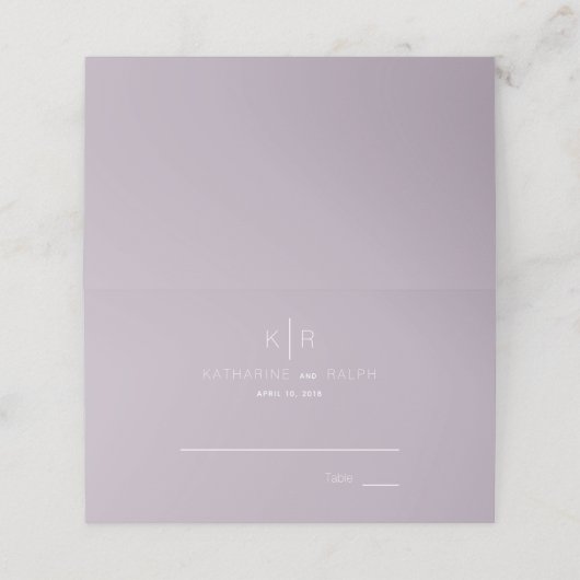 Einfache moderne Dusty Lilac Wedding Platzkarte (Außenseite Aufgefaltet)