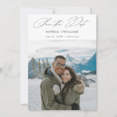 Einfache moderne, elegante Script Winter Foto Hoch Save The Date (Vorderseite)