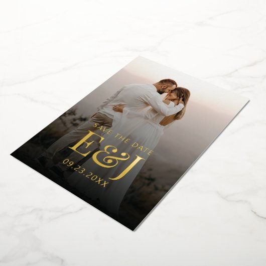 Einfache moderne Eleganz Save the Date Hochzeit Folieneinladung (Gedreht)