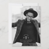 Einfache moderne Foto-Graduate-Initialen Einladung (Rückseite)