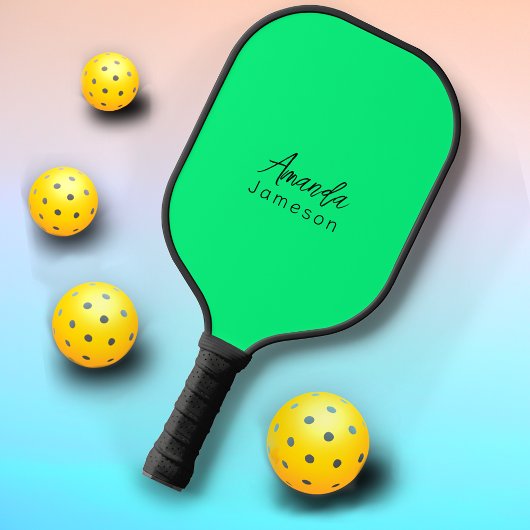 Einfache, moderne grüne Monogramm-Bezeichnung Pickleball Schläger