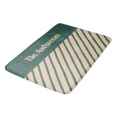 Einfache, moderne, grüne Streifen Badematte (Schrägansicht)