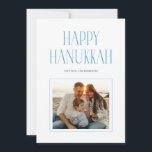 Einfache moderne „Happy Hanukkah“-Typografie-Foto Feiertagskarte<br><div class="desc">Eine moderne Hanukkah-Fotokarte mit einfachem Design. „Happy Hanukkah“ ist in einer stilvollen,  modernen Serifenschriftart. 

Laden Sie Ihr eigenes Foto hoch. Auf der Rückseite der Karte können Sie eine längere Nachricht eingeben.</div>