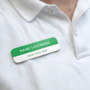 Einfache moderne helle grüne weiße Titel-Pin-Magne Namensschild