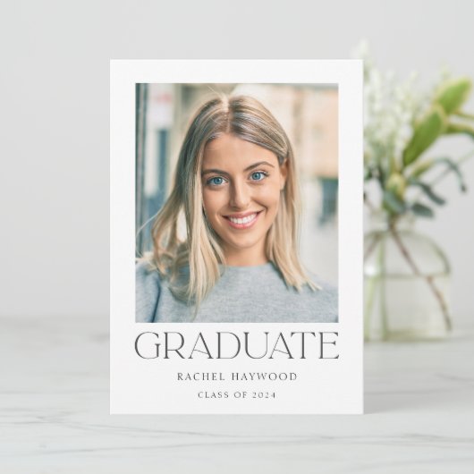 Einfache moderne High School Abschluss Ankündigung (Stehend Vorderseite)