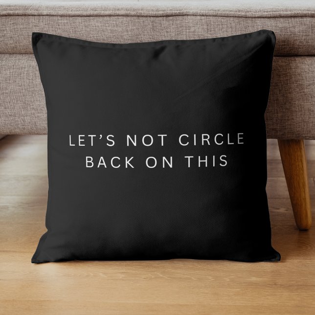 Einfache, moderne Krümmung auf diesem Kissen (Von Creator hochgeladen)