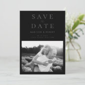 Einfache moderne Matte Black Foto Hochzeit Save The Date (Stehend Vorderseite)