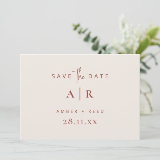 Einfache moderne Minimal Wedding Terracotta Script Save The Date (Stehend Vorderseite)
