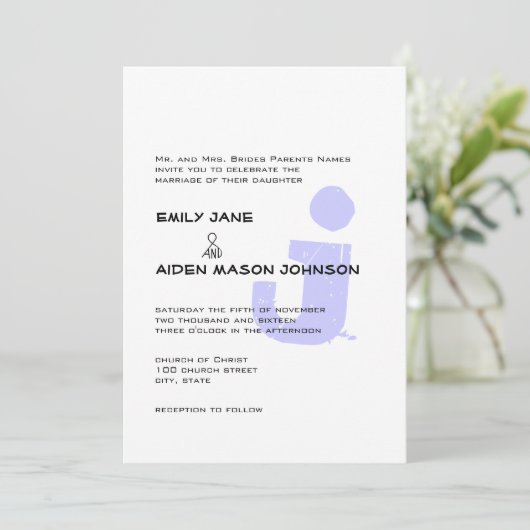 Einfache moderne Mongram Periwinkle Wedding Einladung (Stehend Vorderseite)