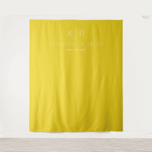 Einfache moderne Mustard Monogram Wedding Backgrou Wandteppich (Vorderseite)