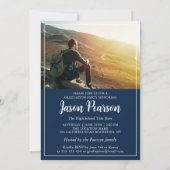 Einfache moderne Navy Blue Script Abschluss Foto Einladung (Rückseite)