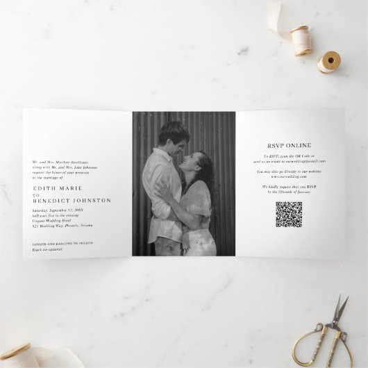 Einfache moderne QR Code Foto Elegante Hochzeit Dreifach Gefaltete Einladung (Innenseite)
