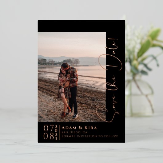 Einfache, moderne Save the Date Skripte Folieneinladung (Stehend vorne)