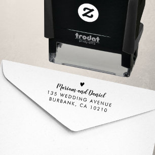 Einfache moderne Schrift Herz Hochzeit Rücksendead Permastempel