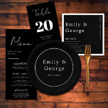 Einfache, moderne Schwarz-Weiß-Klassik-Hochzeit Pappteller<br><div class="desc">Machen Sie Ihren Hochzeitsempfang mit diesen eleganten und modernen Tellern noch unvergesslicher. Der fette schwarze Hintergrund Set ist die perfekte Bühne für die luxuriöse weiße Kalligraphie und schafft ein anspruchsvolles und auffälliges Design. Das einfache und vielseitige Design erlaubt es Ihnen, sich mit jedem Hochzeitsthema abzustimmen, während die Anpassungsoptionen Ihnen lasse,...</div>