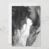 Einfache moderne Schwarz-weiße Foto-Hochzeit Einladung (Rückseite)