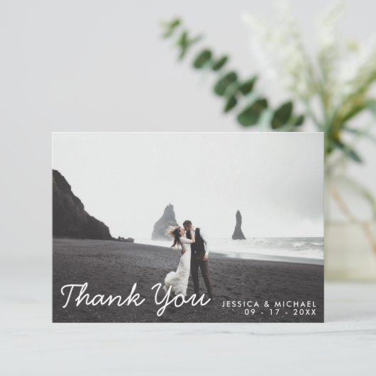Einfache moderne Script-Elegante Hochzeit Dankeskarte (Stehend Vorderseite)