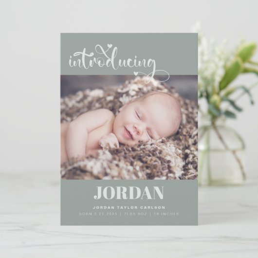 Einfache moderne Script Foto Collage Sage Birth Ankündigung (Stehend Vorderseite)