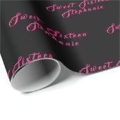 Einfache moderne Sweet 16 Name Black Sixteen Name Geschenkpapier (Rolleneckpunkt)