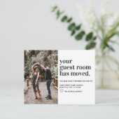 Einfache moderne Typografie Gast Room Foto Moving Ankündigungspostkarte (Stehend Vorderseite)