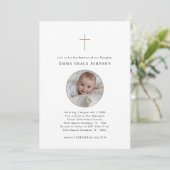 Einfache moderne Typografie katholische Taufe Gold Einladung (Stehend Vorderseite)