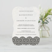 Einfache moderne Waves Black + White Beach Wedding Einladung (Stehend Vorderseite)