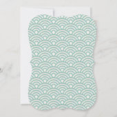 Einfache moderne Waves Green + White Beach Wedding Einladung (Rückseite)