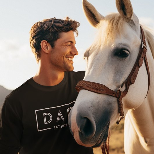 Einfache, moderne Weiße Rahmen-Vater Est. 2024 T-Shirt
