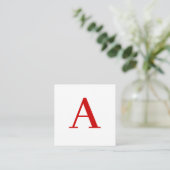 Einfache moderne weiße rote Monogramm-Initiale Begleitkarte (Stehend Vorderseite)