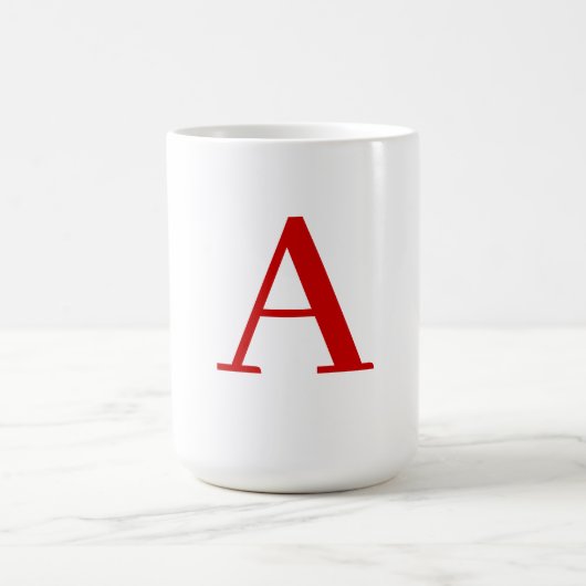 Einfache moderne weiße rote Monogramm-Initiale Kaffeetasse (Mittel)