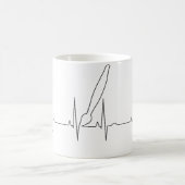 Einfache monochrome Herzfrequenz-Monitor-Linien Kaffeetasse (Mittel)