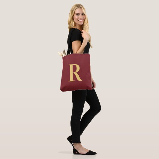 Einfache Monogram, Modernes Burgund Tasche (Am Model)