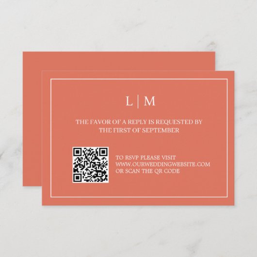 Einfache Monogram Terracotta QR Wedding RSVP Card Dankeskarte (Vorne/Hinten)