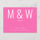Einfache Monogramm Hot-Pink-Hochzeit speichern Sie Ankündigungspostkarte (Vorderseite)
