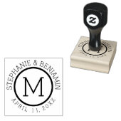 Einfache Monogramm mit Name und Hochzeitdatum Gummistempel (Stempel)