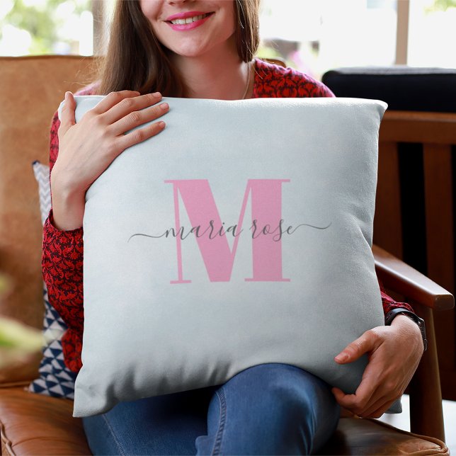 Einfache Monogramm Rosa und Blau Kissen (Pink Monogram simple script throw pillow)