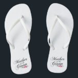 Einfache Mutter der Groomhochzeit | Badesandalen<br><div class="desc">Für weitere Anpassungen klicken Sie bitte auf die Schaltfläche "Anpassen" und verwenden Sie unser Designwerkzeug, um diese Vorlage zu ändern. Wenn die Optionen verfügbar sind, können Sie Text und Bild ändern, indem Sie einfach auf "Text oder Bild hier bearbeiten/entfernen" klicken und Ihr eigenes Bild hinzufügen. Wenn Sie dieses Design einem...</div>