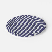 Einfache Navy Blue White Stripes Muster Pappteller (Schrägansicht)
