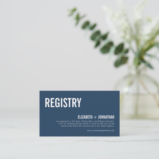 Einfache Navy Typografy Wedding Registry QR Code Begleitkarte (Stehend Vorderseite)