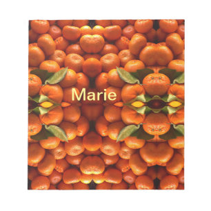 Einfache orange Frucht mit Namen minimal benutzerd Notizblock