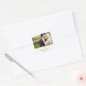 Einfache Paare Foto Save the Date Hochzeit Quadratischer Aufkleber (Umschlag)