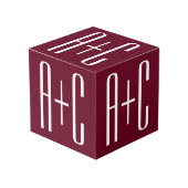 Einfache Paare Initialen | White & Burgund Würfel (Vorderseite Schrägansicht)